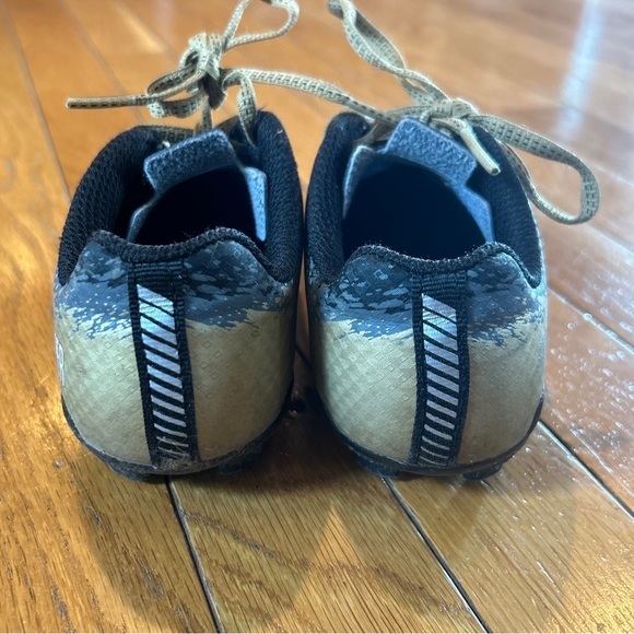 DSG Dicks Sporting Goods LaceUp Soccer Cleats Shoes Gold Black Size 12 Youth 12K - Picture 5 of 8